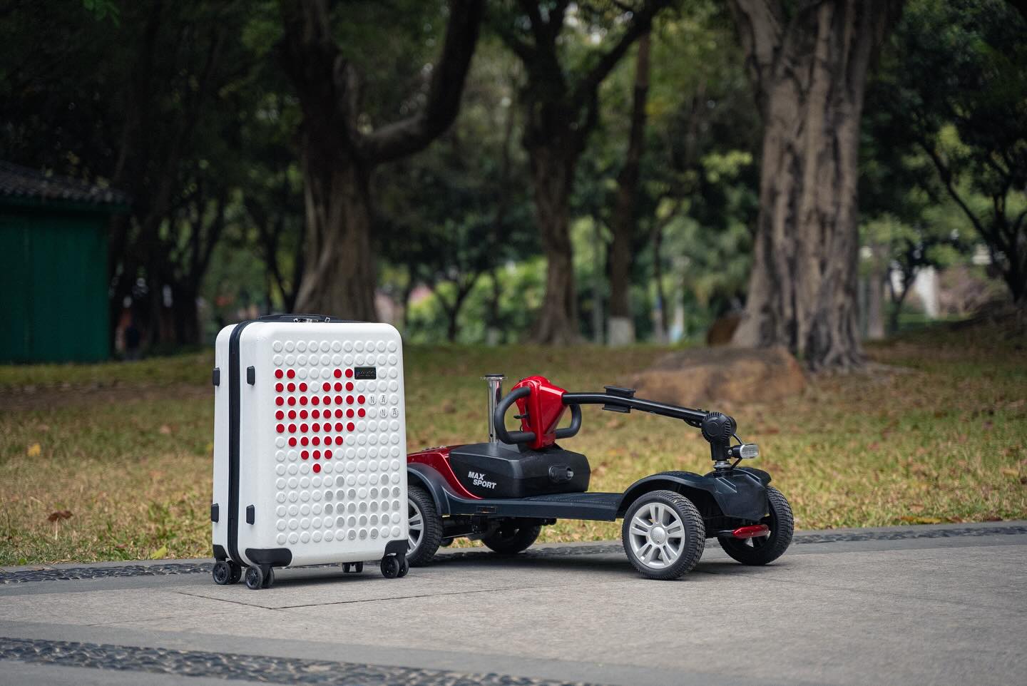 Do I need a mobility scooter in Disneyland? —— Guide to using a Scooter in Disneyland Park